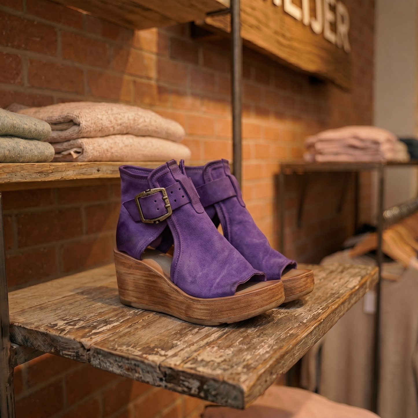 Veloura | Wedge Sandalen