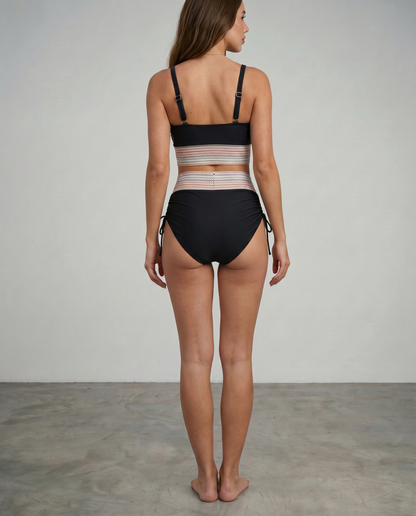Elara | De Bikini Die Je Buik Plat Houdt